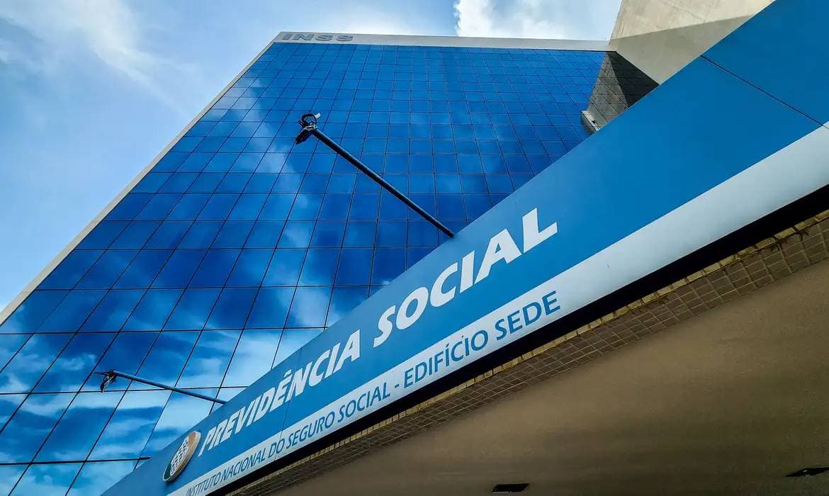 INSS reduz fila em abril pelo 2º mês seguido, mas especialistas criticam restrições a requerimentos